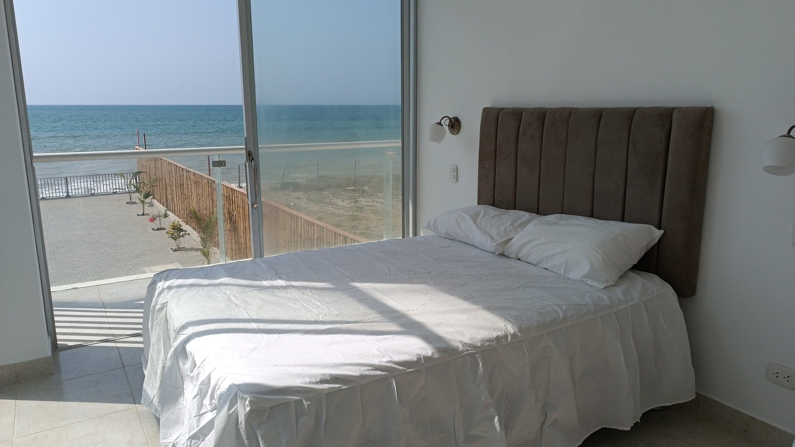 Plateia 3 – Casa de 3 Niveles